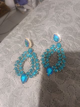 Vestido De boda Gitana pedrería Pendientes y cesta