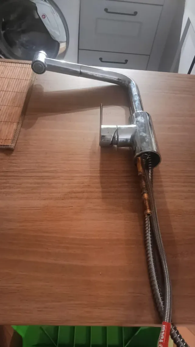 Grifo de cocina extensible plateado