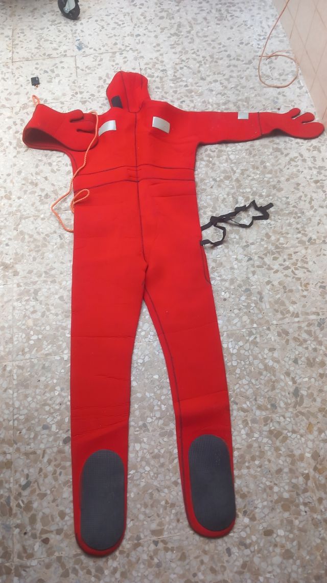 Traje de supervivencia inmersión alta mar
