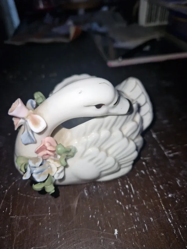 Cisne Decorativo Porcelana Blanco y Dorado