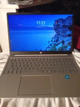 Ordenador HP blanco Casi Nuevo