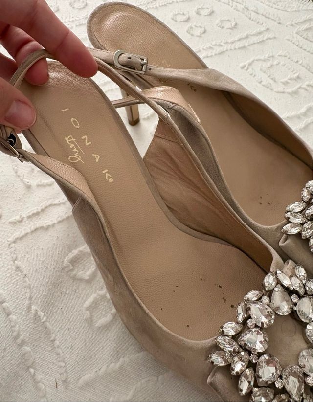 Zapatos ROKANA Beige con Pedrería