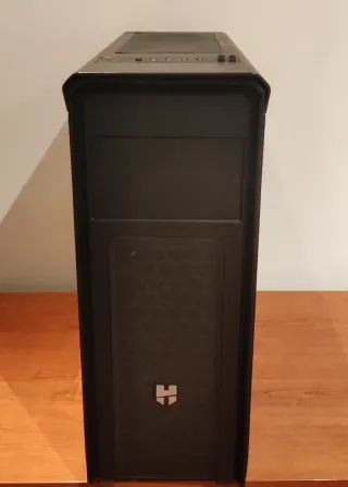 PC Gaming ASUS con 2 Pantallas