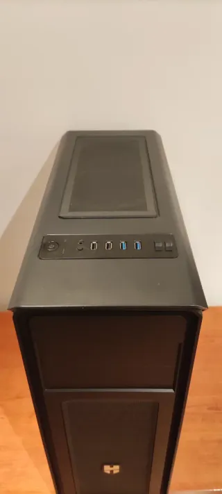 PC Gaming ASUS con 2 Pantallas