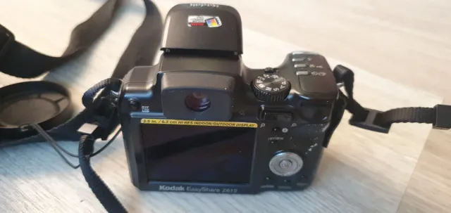 Cámara Digital Kodak EasyShare Z612 Negra