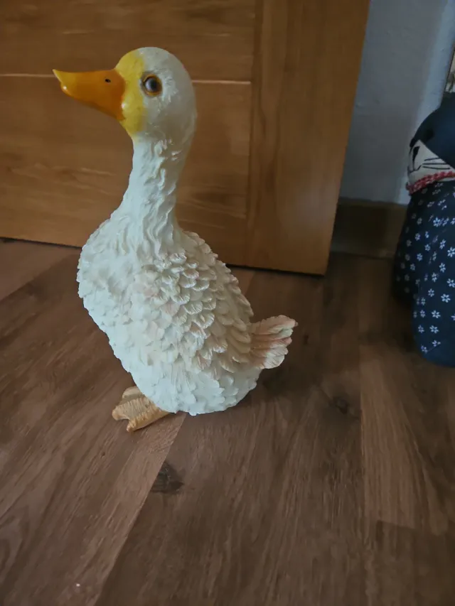 Figura de pato decorativa