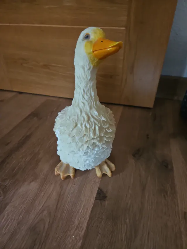 Figura de pato decorativa