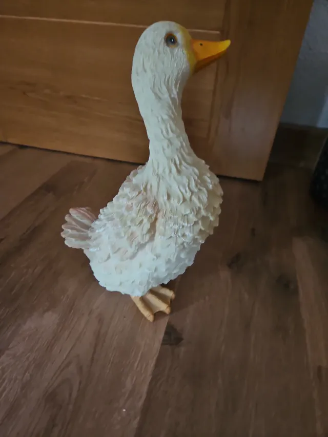 Figura de pato decorativa