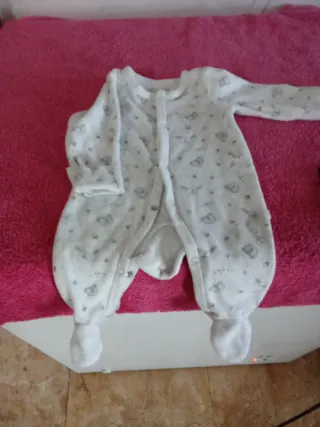 Pigiama in velluto per neonati con stampa