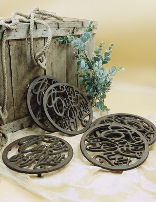Sottopiatti in ghisa anticata stile Bohemien