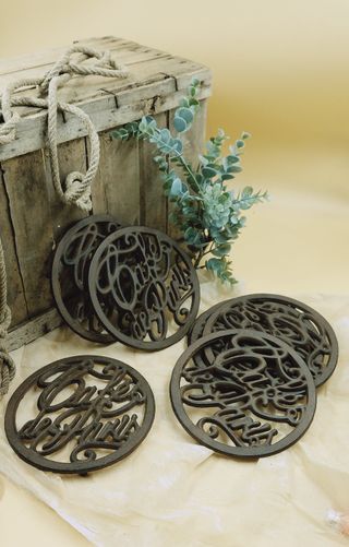 Sottopiatti in ghisa anticata stile Bohemien
