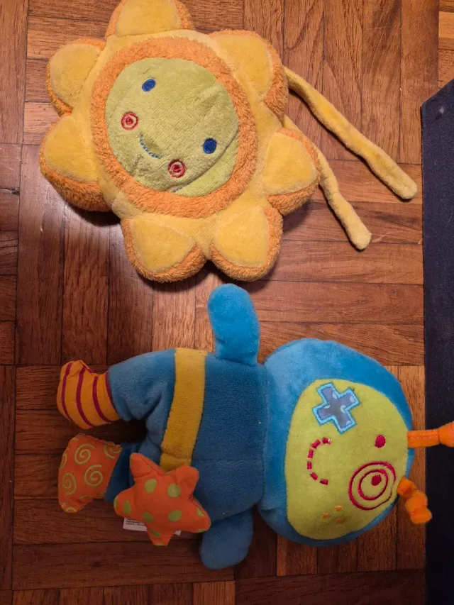 Conjunto peluches bebé flor y bicho