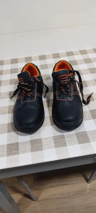 Botas de trabajo FERKO negras y naranjas