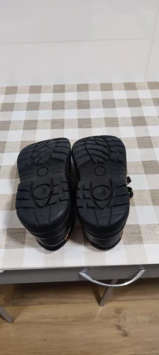 Botas de trabajo FERKO negras y naranjas