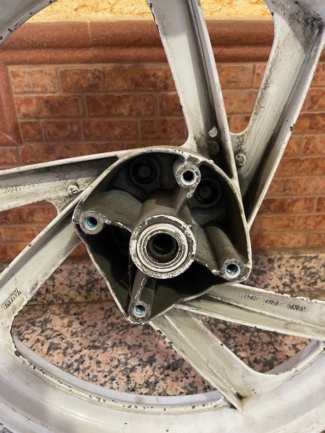 Llanta Yamaha TRZ Antigua