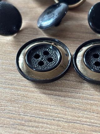 Lote 14 botones negros y dorados