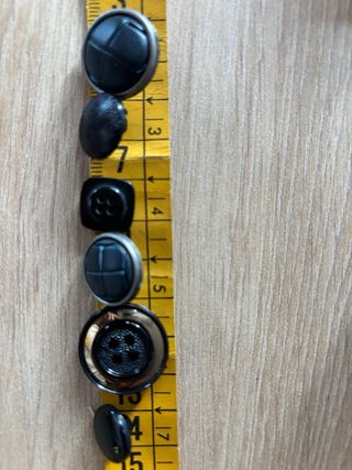 Lote 14 botones negros y dorados