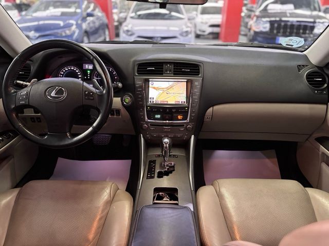 LEXUS IS250 Luxury AUTO 2009 262.000km Etiqueta C