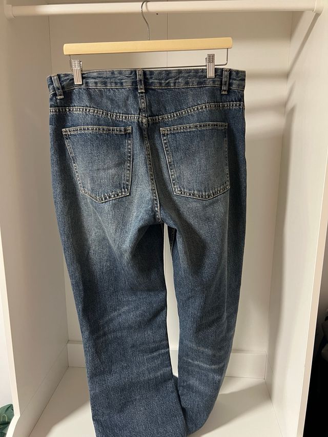Jeans Zara tiro medio acampanados