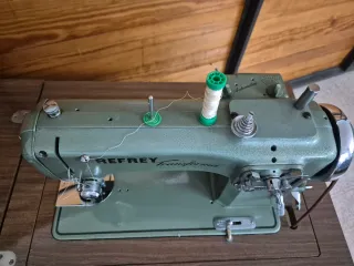 Máquina de coser Refrey Transforma