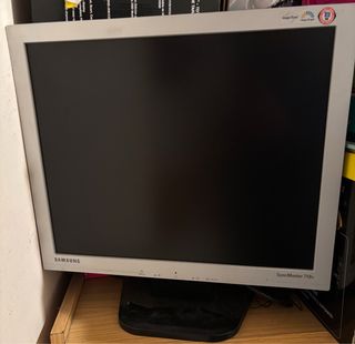 Samsung SyncMaster 710v Monitor