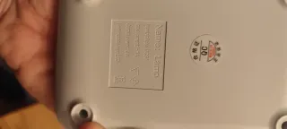 Lámpara de mesa LED beige/blanca