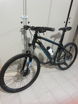 Bicicleta Orbea XCM Negra y Azul