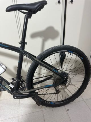 Bicicleta Orbea XCM Negra y Azul