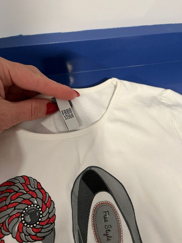 Camiseta blanca manga larga con estampado