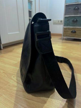 Bolso bandolera vintage Levi's negro