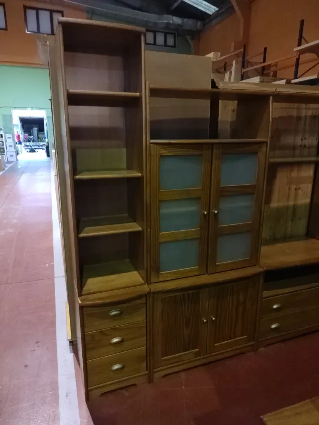 Mueble de salón de pino
