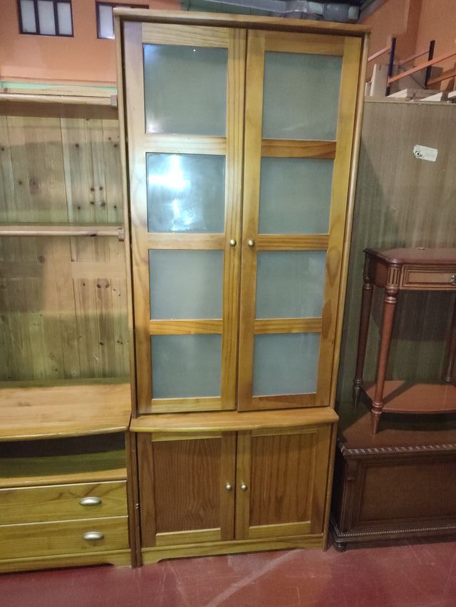 Mueble de salón de pino