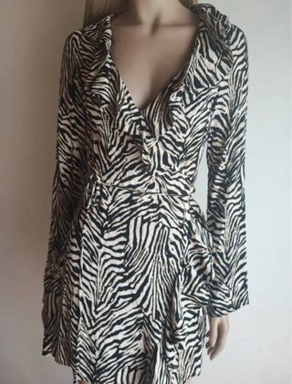 Vestido Zara estampado cebra volantes S