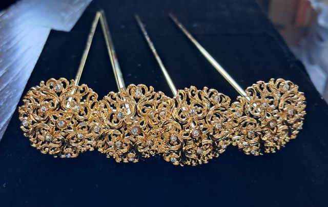 Pinchos de fallera baño oro con pedrería