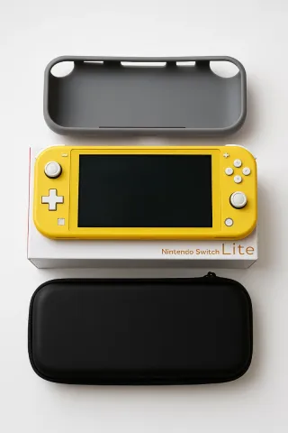 Nintendo Switch Lite Gialla - 115€