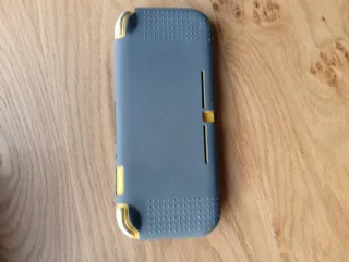 Nintendo Switch Lite Gialla - 115€