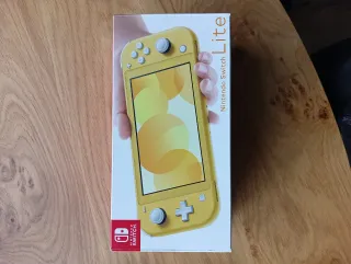 Nintendo Switch Lite Gialla - 115€