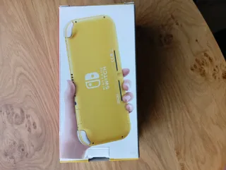 Nintendo Switch Lite Gialla - 115€