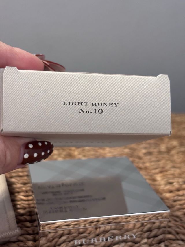 Burberry Light Honey No. 10 Compacto