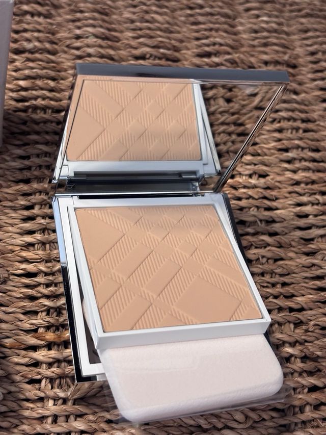 Burberry Light Honey No. 10 Compacto