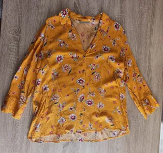 Camisa Stradivarius floral mujer