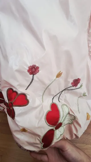 Plumas rosa kawaii con flores