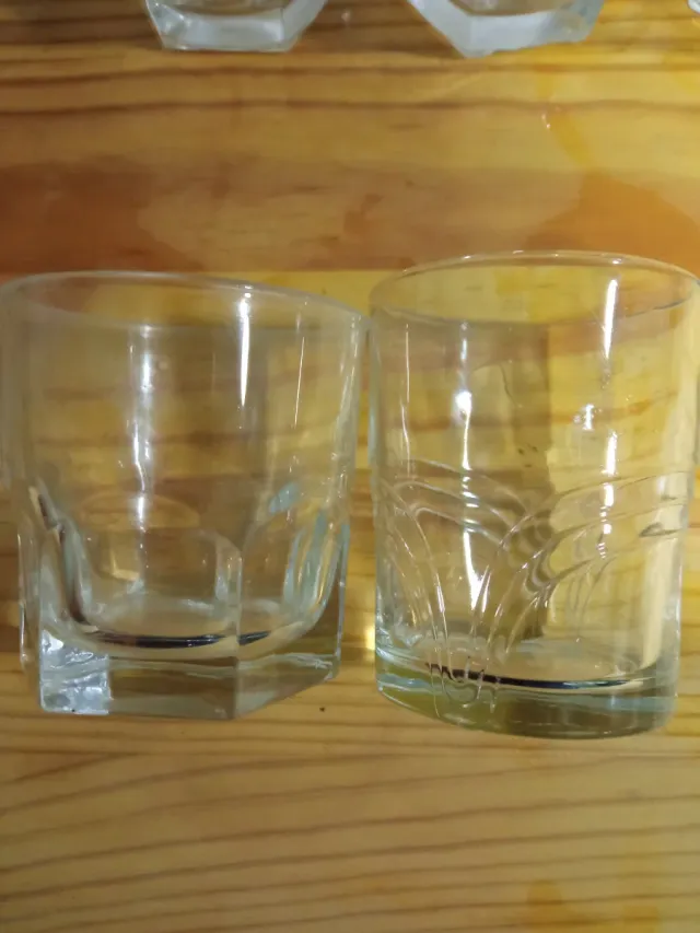 15 vasos pequeños de cristal para cortado
