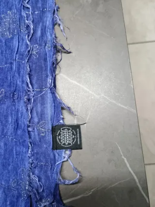 Sciarpa blu con frange