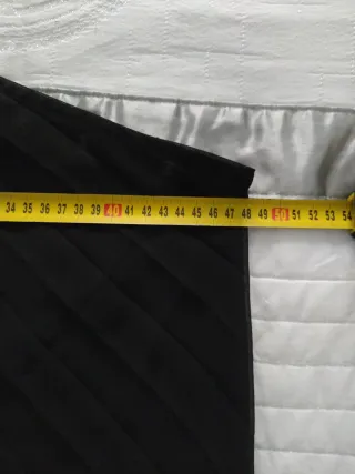 Blusa Mango asimétrica hombro descubierto talla L