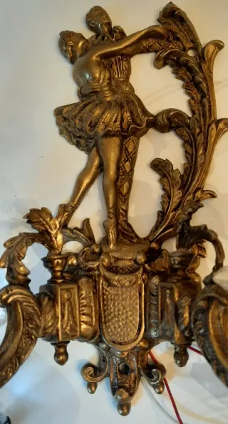 Aplique de luz en bronce de pared