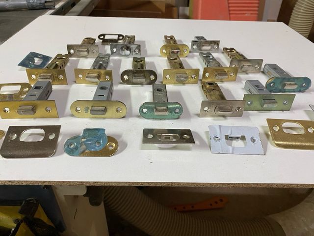 Lote de picaportes y placas