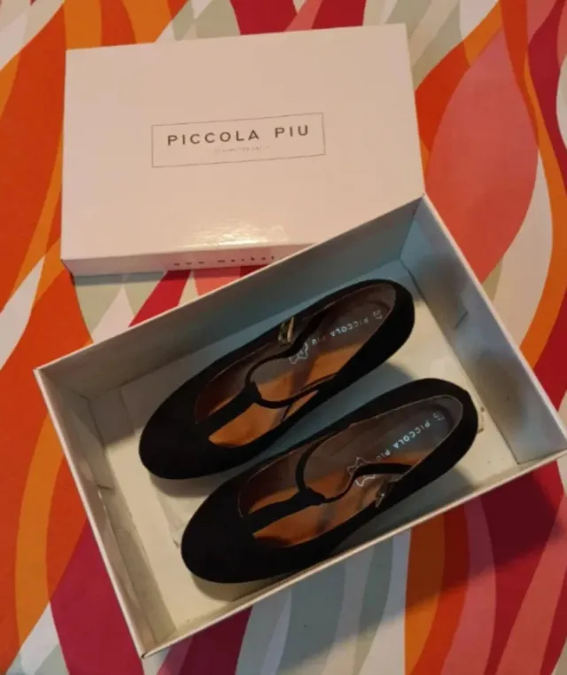 Zapatos negros Piccola Piu T-Strap