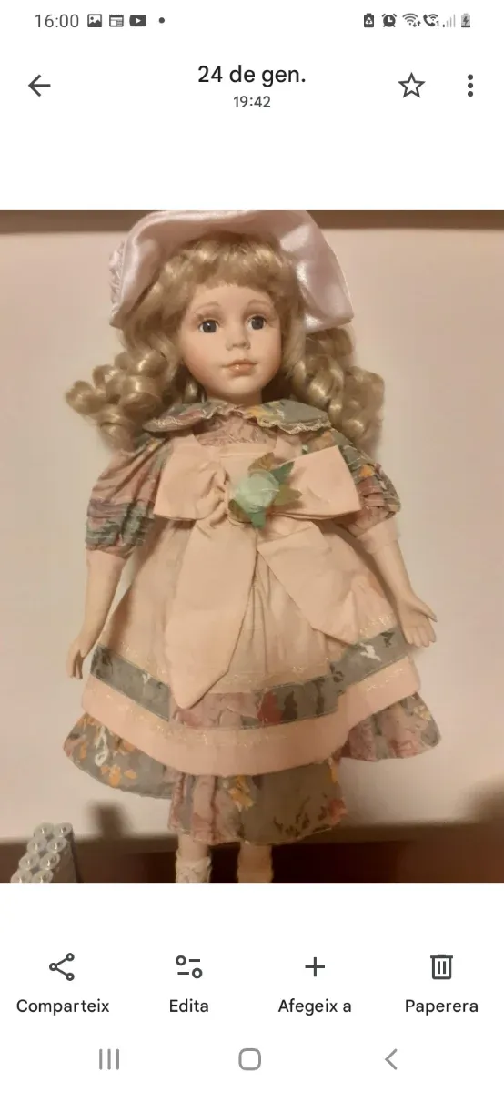 Vecchie bambole di porcellana