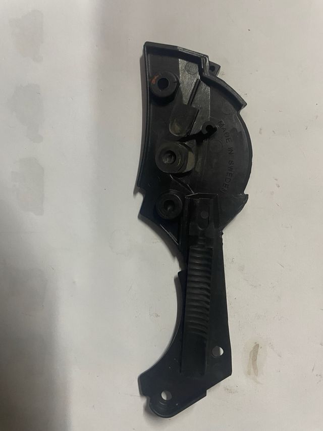 Tapa freno cadena motosierra Husqvarna 372XP